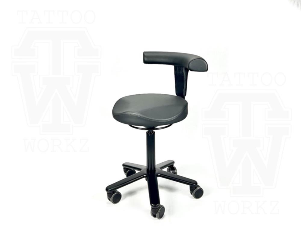 Tattoo Workz Arbeitsstuhl mit höhenverstellbare Rückenlehne und Beinaussparung Tattoo Workz Arbeitsstuhl mit höhenverstellbare Rückenlehne und Beinaussparung